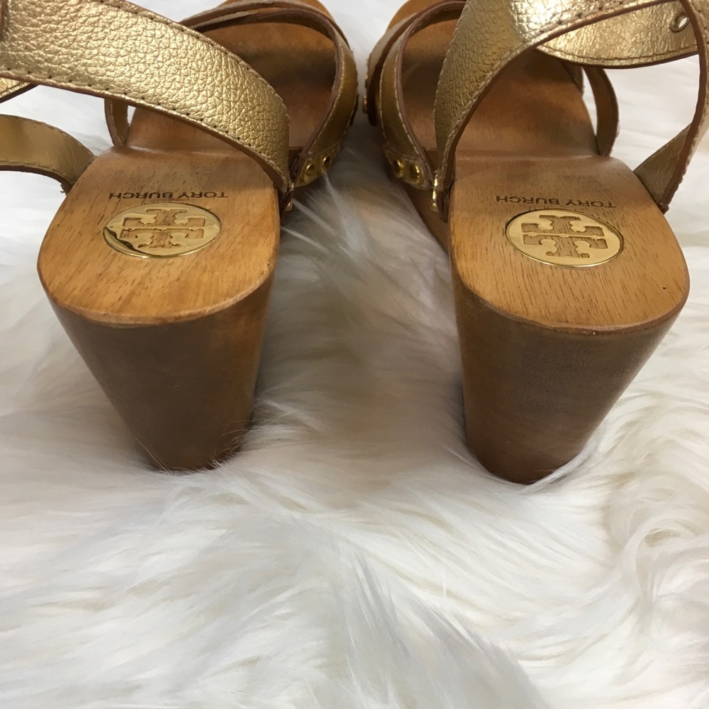 Tory Burch Gold Strappy Risley Clog Wedge - Picture 7 of 8